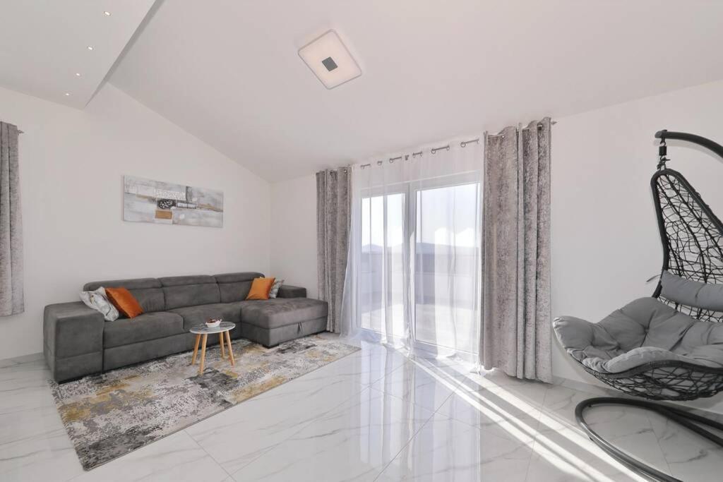 Apartman Chiara Galovac  Екстериор снимка