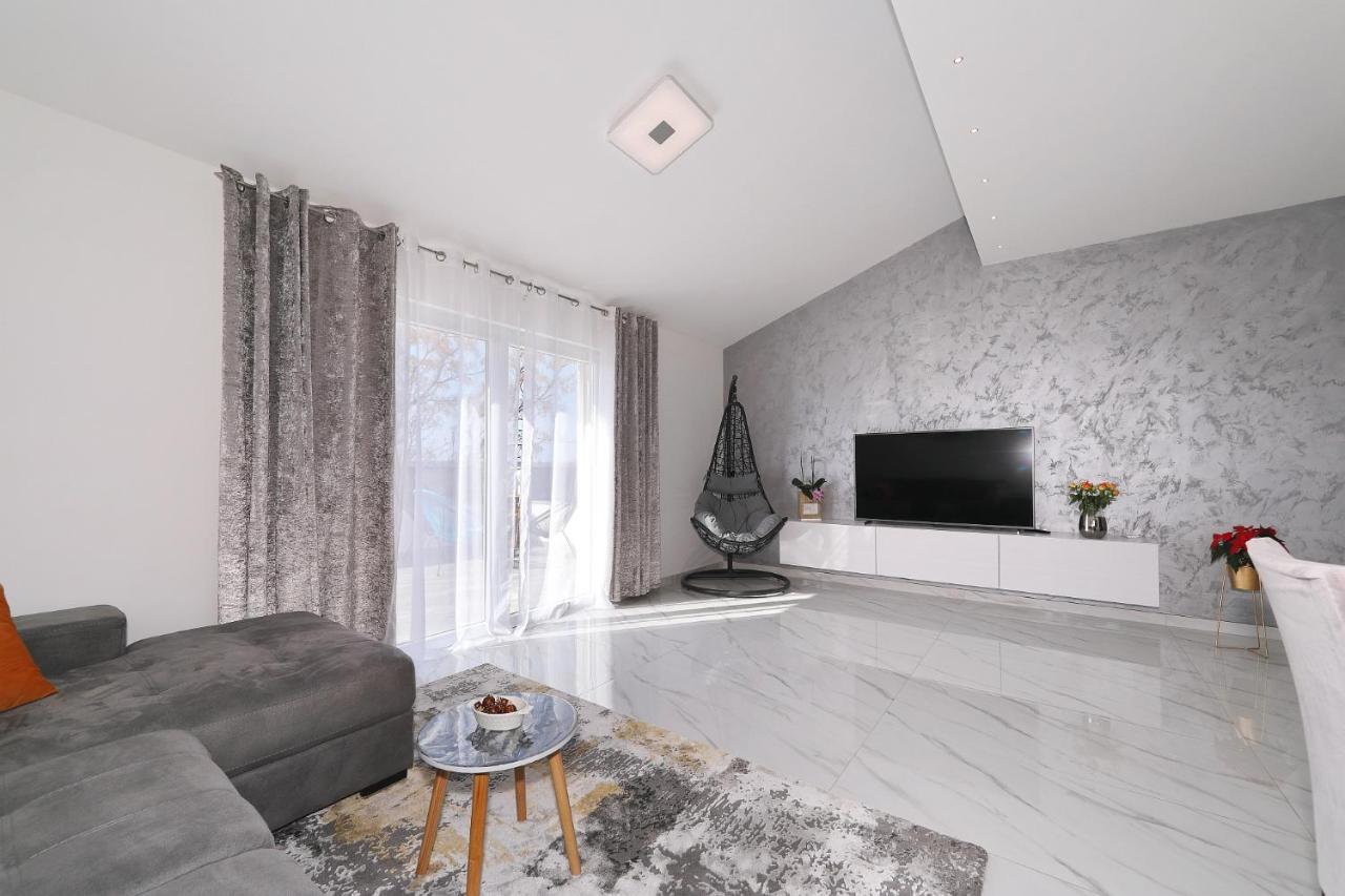 Apartman Chiara Galovac  Екстериор снимка