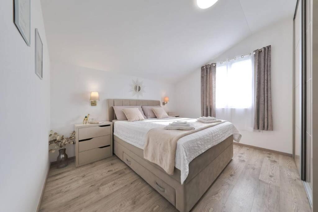 Apartman Chiara Galovac  Екстериор снимка