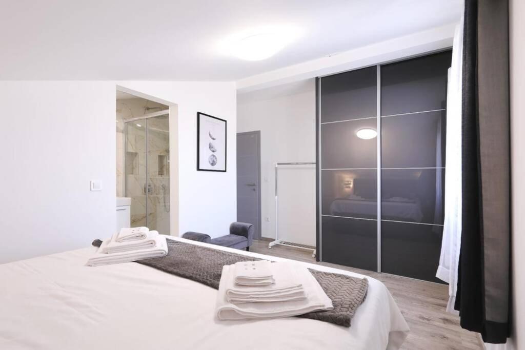 Apartman Chiara Galovac  Екстериор снимка