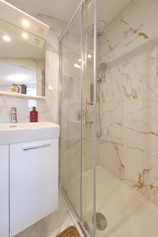 Apartman Chiara Galovac  Екстериор снимка